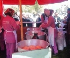 ARICILARDAN LOKMA HAYRI Havranlı Arıcılar her yıl geleneksel hale getirilen lokma hayrını bu