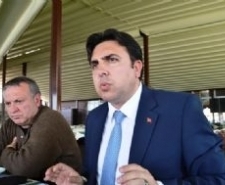 AK PARTİLİ KAYAALP’DEN AYVALIK İÇİN PROJE BOMBARDIMANI Balıkesir’in Ayvalık ilçesinde; Adalet ve Kalkınma Partisi (AK Parti) Ayvalık