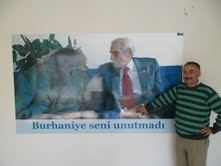 Balıkesir’in Burhaniye ilçesinde, Belediye Tabipliği koridorlarına Ören Sunar Sitesinde yıllarca