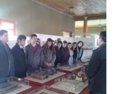 BURHANİYE DE SAĞLIKÇILAR MÜZE GEZDİ Balıkesir’in Burhaniye ilçesinde, Atatürk Anadolu Sağlık Meslek Lisesi Öğrencileri, Hüsnü