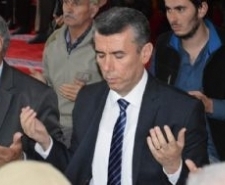Edremit’te Şehit Kaymakam Safitürk için mevlid-i şerif okutuldu Mardin'in Derik ilçesinde teröristlerin makam odasına el yapımı patlayıcı ile