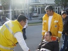 Balıkesir’in Edremit ilçesinde kamyonetin çarptığı öğrenci ağır yaralandı. Edinilen bilgiye