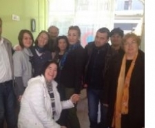 CHP İL KADIN KOLLARINDAN AYVALIKLI ENGELLİLERE ZİYARET Balıkesir’in Ayvalık ilçesinde, Cumhuriyet Halk Partisi İl Kadın Kolları Başkanlığı