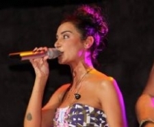 Sıla hayranlarını coşturdu Beşinci albümü ‘Yeni Ay’ ile listelerin zirvesinden inmeyen ve konser