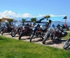 ATAM MOTOSİKLET KULÜBÜ HIZ KESMİYOR Balıkesir’in Ayvalık ilçesinde motosiklet tutkunları tarafından oluşturulan Atam Motosiklet Kulübü,