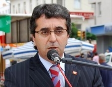 AYVALIK CHP’LİLERDEN BAYKAL’A MESAJ VAR DENİZ BAYKAL’A AYVALIK CHP’DEN MESAJ – CHP AYVALIK İLÇE BAŞKANI