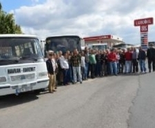 MİNİBÜSÇÜLER EDREMİT’TE YOL KAPATTI Balıkesir’in Edremit ilçesinde minibüsçüler yol kapattı. Edremit’e Ayvalık, Burhaniye ve