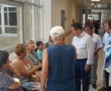 AYDINLIOĞLU AYVALIK DEVLET HASTANESİNDE İNCELEMELERDE BULUNDU AK Parti Balıkesir Milletvekili Ali Aydınlıoğlu Ayvalık ilçesinde açılışı yeni