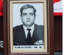 BURHANİYELİ GAZETECİNİN ACI GÜNÜ Balıkesir’in Burhaniye ilçesinde, Zeytin Efe Gazetesinin Genel Yayın Yönetmeni Hakan