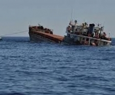 Balıkesir’in Ayvalık ilçesinde, Sahil Güvenlik Komutanlığı ekipleri, 34 kaçak göçmen