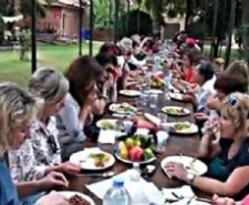 AMERİKA’DAN FOLKLOR ÖĞRENMEYE GELDİLER, EZAN SESİNDEN ETKİLENİP AĞLADILAR Amerika Birleşik Devletleri, Peru, Şili, Arjantin, Brezilya, Kanada ve Yunanistan’dan