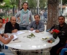 RESİM ÖĞRENMENİN YAŞI YOK Balıkesir’in Burhaniye ilçesinde, Belediye Gençlik Merkezinde açılan resim kursları büyük