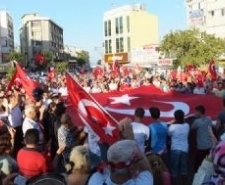 -Balıkesir’in Burhaniye ilçesinde, bazı sivil toplum örgütlerinin öncülüğünde düzenlenen teröre