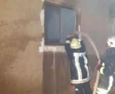 Balıkesir’in Burhaniye ilçesi Kızıklı mahallesinde meydana gelen ev yangını kısa