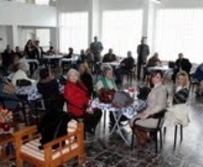 PARTİLİ BAYANLAR YAŞLILARI UNUTMADI PARTİLİ BAYANLAR YAŞLILARI UNUTMADI TDH EDREMİT İLÇE TEŞKİLATI KADIN KOLLARI,