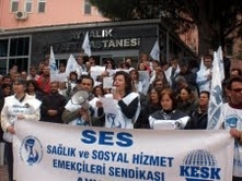 Balıkesir’in Ayvalık ilçesinde,  Ayvalık Devlet Hastanesi Hemşire Odasında bulunan oturma