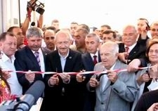 KILIÇDAROĞLU: “NİYE SAVAŞ TAMTAMLARI ÇALIYORUZ. BİRBİRİMİZİ KUCAKLAMAK VARKEN”DEDİ  