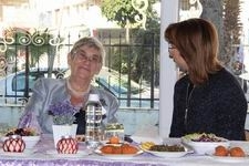 KARATAY: “ZEYTİNYAĞI ANNE SÜTÜNÜN AYNISIDIR” Yılmaz Akpınar Mesleki ve Teknik Anadolu Lisesi’ni ziyaret etti. Okulun
