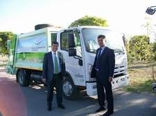 ÇEVRE BAKANI GÜLLÜCE GÖMEÇ’E ÇÖP KAMYONU HEDİYE ETTİ Çevre ve