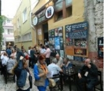 BURHANİYELİ TİYATROCULAR AYVALIK FESTİVALİ’NDE Burhaniye Belediyesi Kent Tiyatrosu, 5. Ayvalık Tiyatro Festivali’nde, “Bir Anarşistin