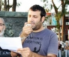 AYVALIK TAKSİM DAYANIŞMASI GRUBUNDAN ‘KORKMAZ’ AÇIKLAMASI Balıkesir’in Ayvalık ilçesinde, İstanbul-Taksim Gezi Parkı direnişiyle birlikte kurunla Ayvalık