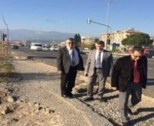 Kaymakam Sırmalı çalışmaları inceledi Edremit Kaymakamı Ali Sırmalı ilçede devam etmekte olan yatırım ve