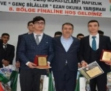 “Genç Bilaller” Ezanı Güzel Okuma ve “Kur’an’ın Genç Muhafızları” Edremit ilçesinde “Genç Bilaller” Ezanı Güzel Okuma ve “Kur’an’ın Genç