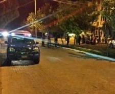 EDREMİT’TE MOTOSİKLET KAZASI: 1 ÖLÜ Balıkesir’in Edremit ilçesinde motosiklet kazasında bir kişi yaşamını yitirirken, bir