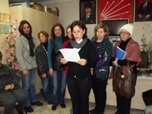 AYVALIK’TA CHPLİ KADINLAR BALBAY’IN MEKTUBUNU OKUDU Balıkesir’in Ayvalık ilçesindeCHP İlçe Kadın Kolları 10 Ocak Çalışan Gazeteciler