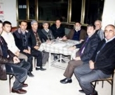 TÜRKİYE’YE GELEN ÖĞRENCİLER EDREMİT’TE GÖSTERİSUNDU Türkçe Öğretimi Derneği (TÜRKÇEDER) tarafından bu yıl ”Aynı Dili Konuşuyoruz”