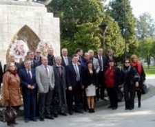 BURHANİYE DE ZEYTİN AZ, ANCAK KALİTE YÜKSEK Türkiye’nin en önemli zeytin üretim merkezlerinden Balıkesir’in Burhaniye ilçesinde, rekolte