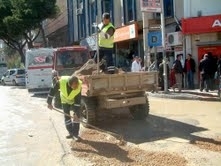  Balıkesir’in Burhaniye ilçesinde, 3 günden bu yana düşen yağmur zeytin