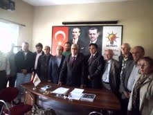 AYVALIK AK PARTİDE ÖZCAN VE KAYAALP ADAY ADAYLIKLARINI AÇIKLADI” Balıkesir’in Ayvalık ilçesinde, Adalet ve Kalkınma Partisi İlçe Başkanlığında düzenlenen