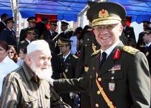 O KOMUTAN EDREMİT’TE GÖREV YAPMIŞTI – O KOMUTAN EDREMİT’TE GÖREV YAPMIŞTI İçişleri Bakanı İdris Naim
