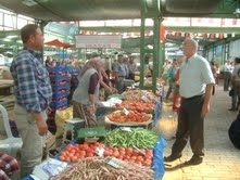 BURHANİYE’DE ORGANİK PAZAR KURULDU Balıkesir’in Burhaniye ilçesine bağlı Kırtık köyünde başlatılan organik tarım uygulaması