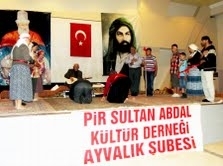 Balıkesir’in Edremit ilçesinde, zincirleme meydana gelen kazada bir kişi yaralandı. Edinilen