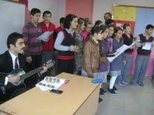Balıkesir Balya ilçesinde, Zübeyde Hanım Yatılı Bölge Okulu öğrencileri, müzik