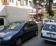 Edremit’te Her Üç Kişiye Bir Tescilli Araç DÜşüyor Edremit İlçesi 140 bin nüfusu ve 44 bin trafikteki tescilli