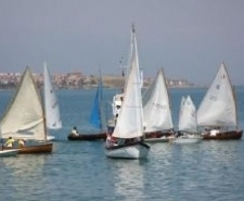 AYVALIK DİNGİ FESTİVALİ İLE RENKLENDİ Balıkesir’in Ayvalık ilçesinde, 19 Mayıs Atatürk’ü Anma Gençlik ve Spor