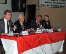 İŞÇİ PARTİSİ EDREMİT’TE “TÜRKİYE’NİN SORUNLARI VE ÇÖZÜMÜ” PANELİ DÜZENLEDİ Balıkesir’in Edremit ilçesinde İşçi Partisinin düzenlediği panelde konuşan İşçi Partisi