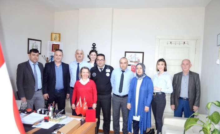 Bursa’nın Mudanya ilçesinde 10 bininci amatör denizciye plaket verildi.Liman Başkanlığı’nın