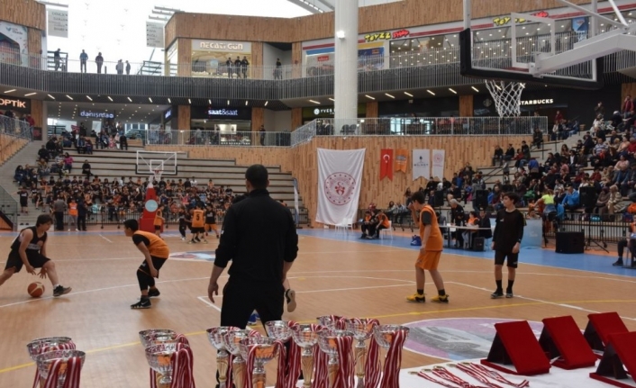 Balıkesir’in alışveriş, yaşam ve buluşma merkezi Esas 10 Burda AVM,