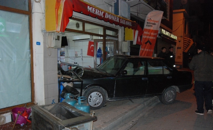 Çanakkale'nin Bayramiç İlçesinde 15 Yaşındaki Alkollü Sürücü, Otomobilin Direksiyon Hakimiyetini