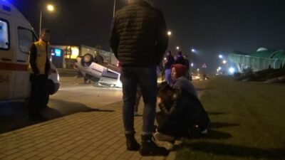  Bursa’da Eve Giderken Direksiyon Hakimiyetini Kaybeden Bir Genç Otomobili