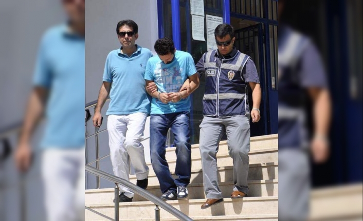 Bursa'nın Mudaya İlçesinde Evinin Çati Katında Kendini Tavana İple Asarak