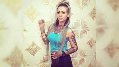  İzmir'in Buca İlçesinde Yaşayan 22 Yaşındaki Tuğçe Baran'ın Evinde