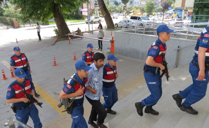  Bursa'nın Mudanya İlçesinde İftar Sofrasında Ailesinin 4 Ferdini Tabanca
