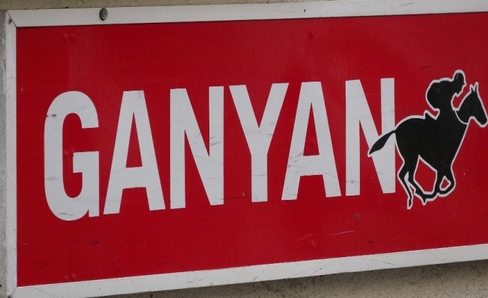  Dün Akşam Şanliurfa Hipodrumu'nda Koşulan At Yarışlarında 421 Bin