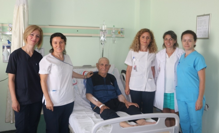  Kurban Bayramı'nda Kesim Sırasında Dananın Saldırısına Uğrayarak Ölümden Dönen