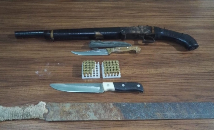  Balıkesir'de Polis Ekipleri 6 Aranan Şahislara İl Genelinde Operasyonlar
